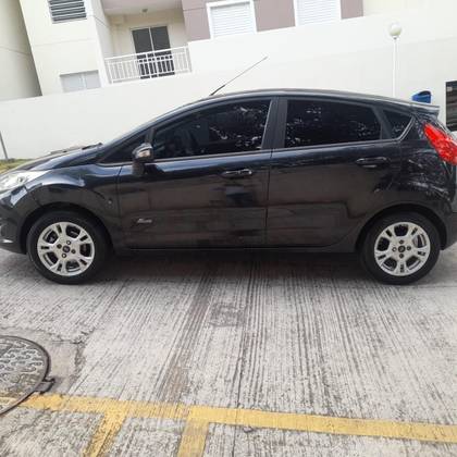 FORD FIESTA 1.6 SE HATCH 16V FLEX 4P POWERSHIFT FORD FIESTA 1.6 SE HATCH 16V FLEX 4P POWERSHIFT